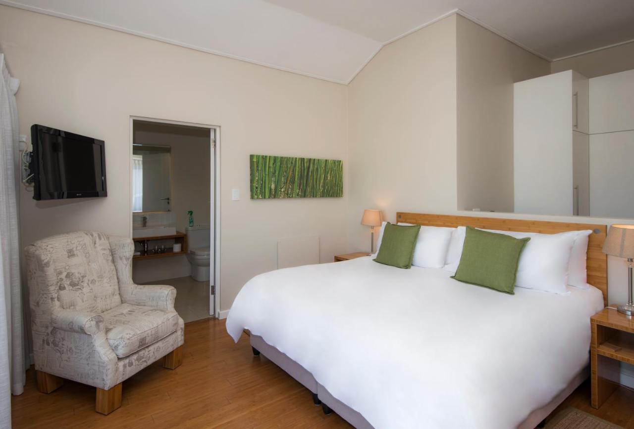 Bamboo Guest House Hermanus Exterior photo